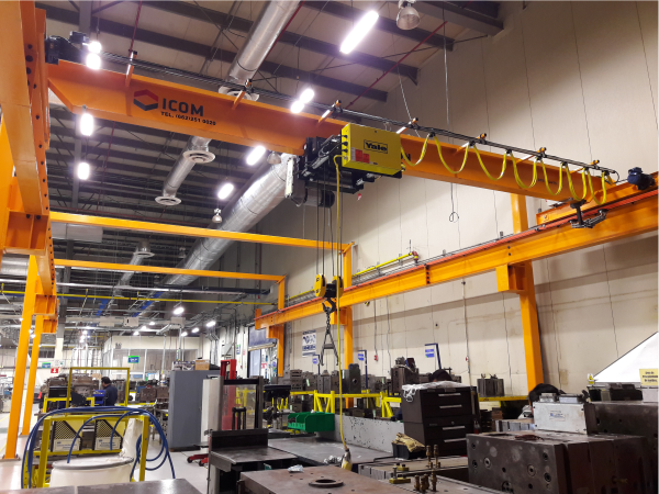 Grua viajera con polipasto electrico de cable marca Yale_